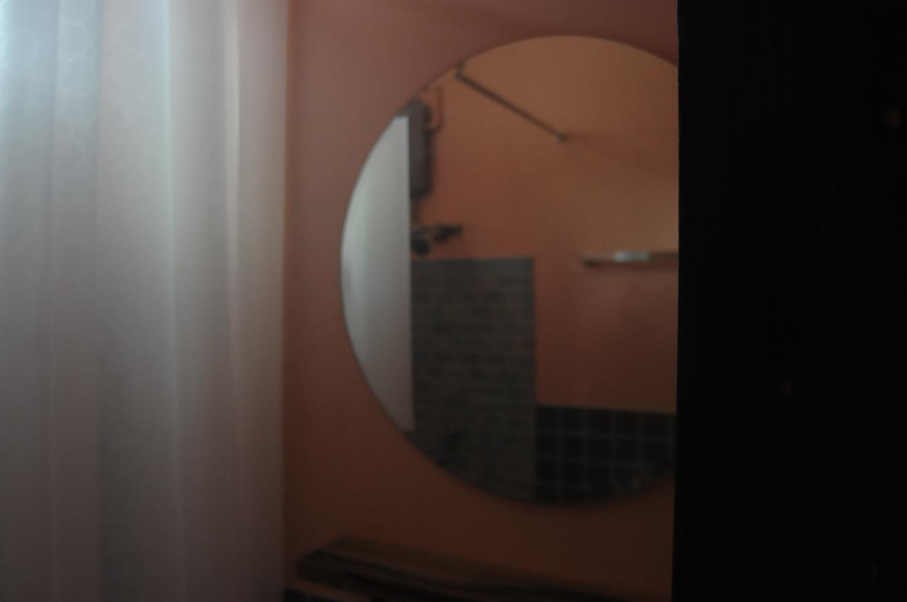 بيت شباب Raining Outside بانكوك المظهر الخارجي الصورة